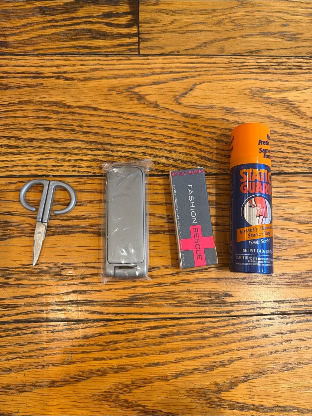 FASHION RESCUE PINK AND GRAY TRAVEL KIT WITH HANGAR AND FILLED ZIPPERED CASES - Picture 9 of 14